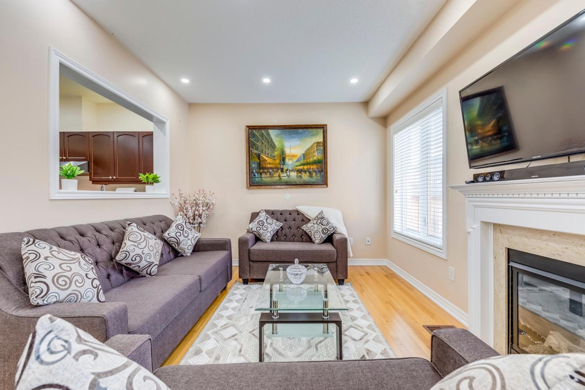 Avid Vacation Palace In Castlemore , Brampton Bagian luar foto