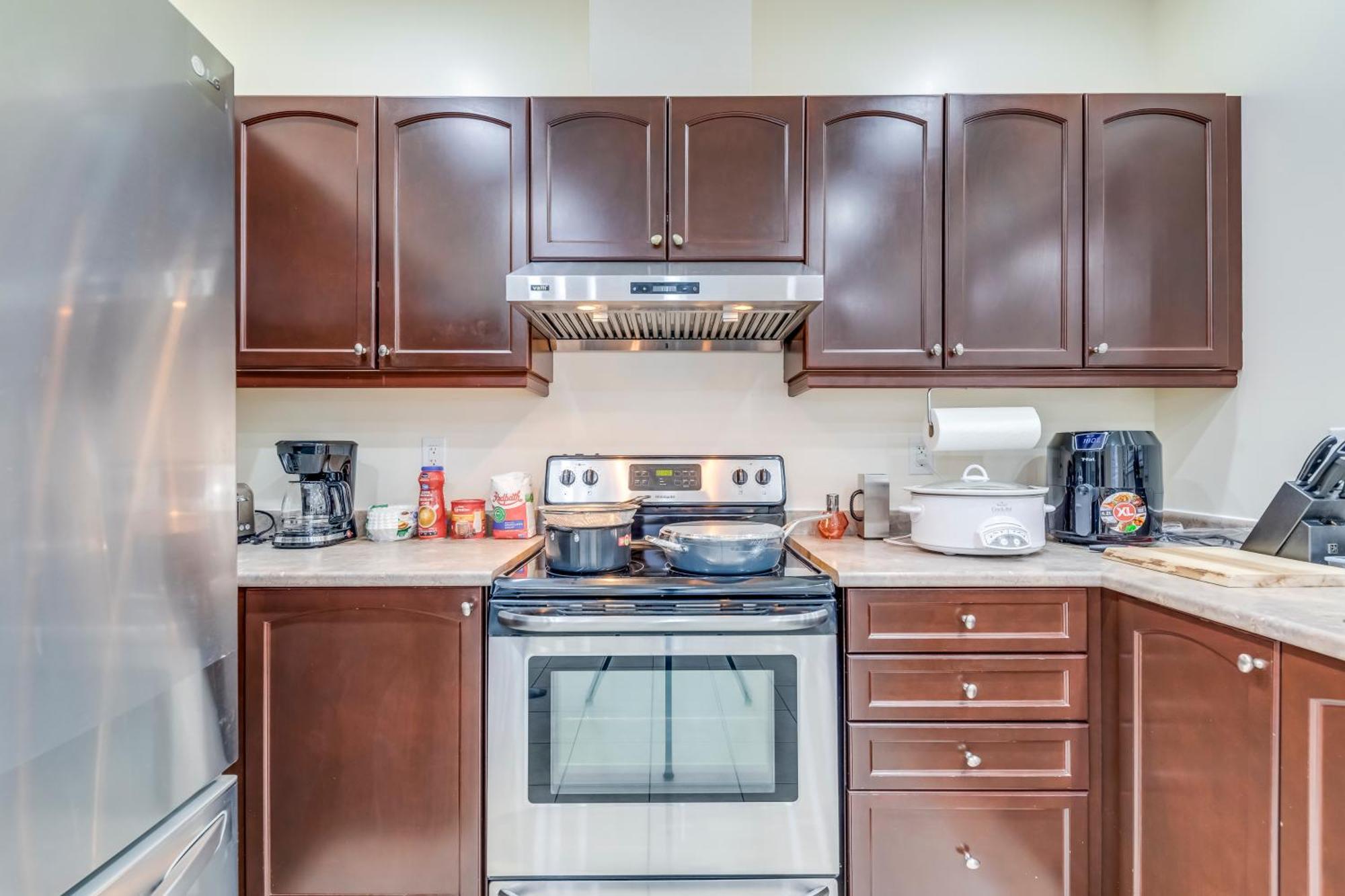 Avid Vacation Palace In Castlemore , Brampton Bagian luar foto