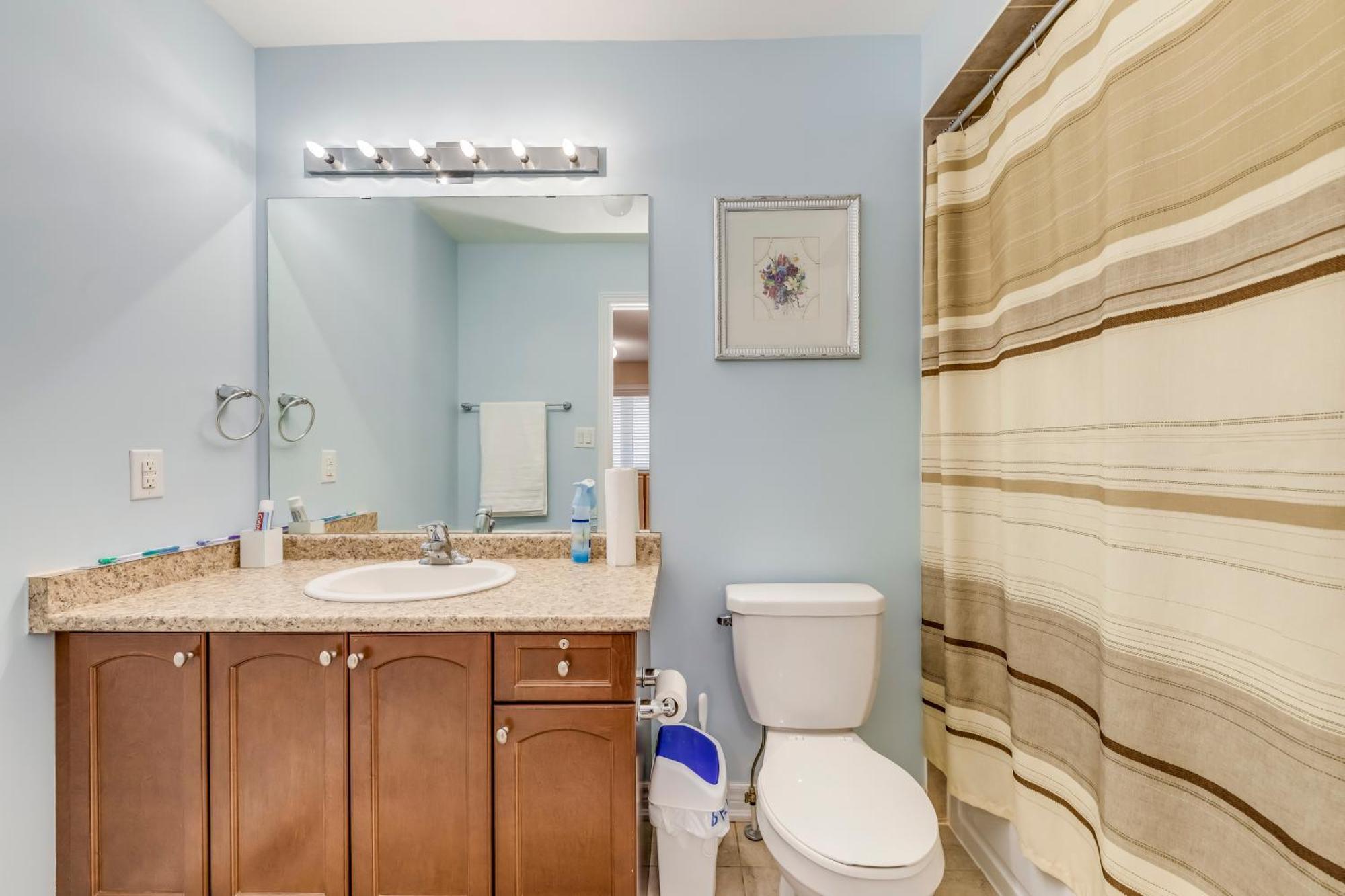 Avid Vacation Palace In Castlemore , Brampton Bagian luar foto