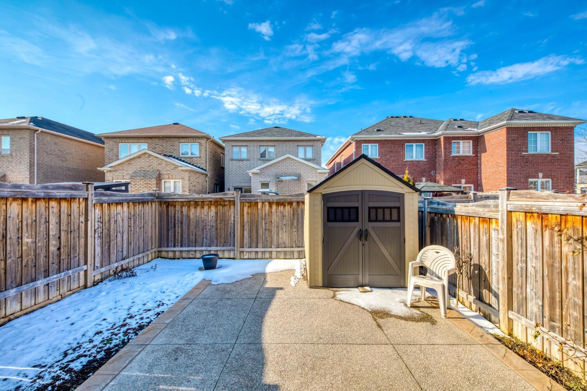 Avid Vacation Palace In Castlemore , Brampton Bagian luar foto
